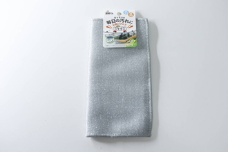 100均の布がいい仕事する！キッチンの汚れがスッキリさっぱり！両面使える便利なクロス