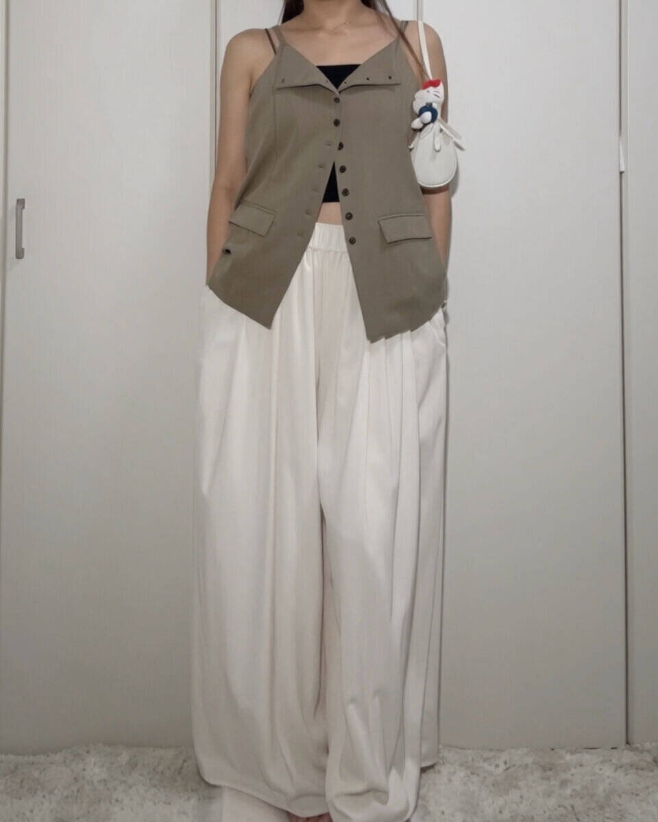 Tシャツに重ねるだけで今年顔♡VISのツイードキャミで即格上げ着こなし術