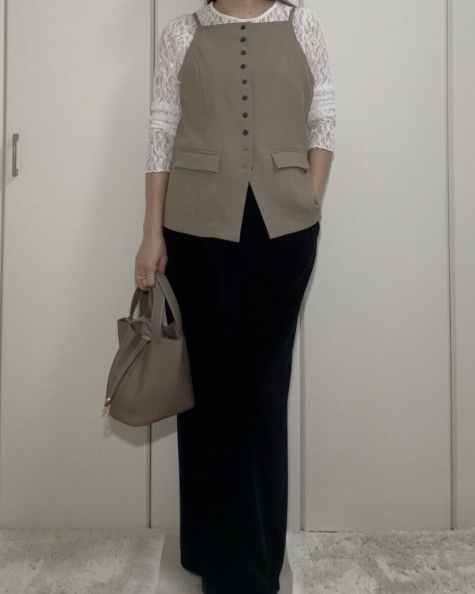 Tシャツに重ねるだけで今年顔♡VISのツイードキャミで即格上げ着こなし術
