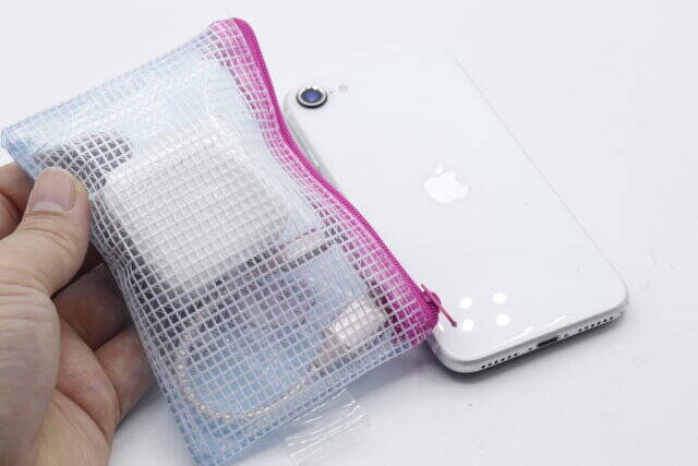 セリアのしか使う気起きない！可愛くて便利って最高じゃん♡持ち運びに便利なケーブル