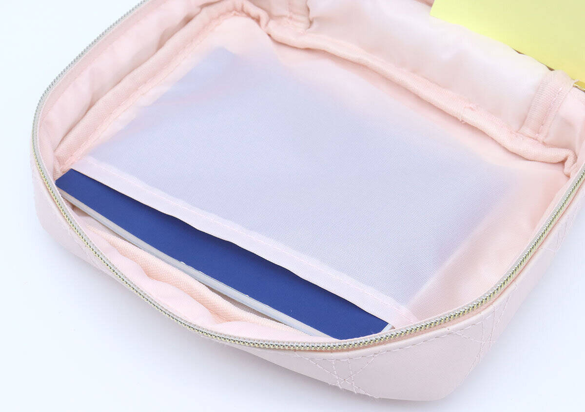 めっちゃ可愛い付録あった♡色違いで揃えたい！人気ブランド×ハローキティコラボの高見えポーチ