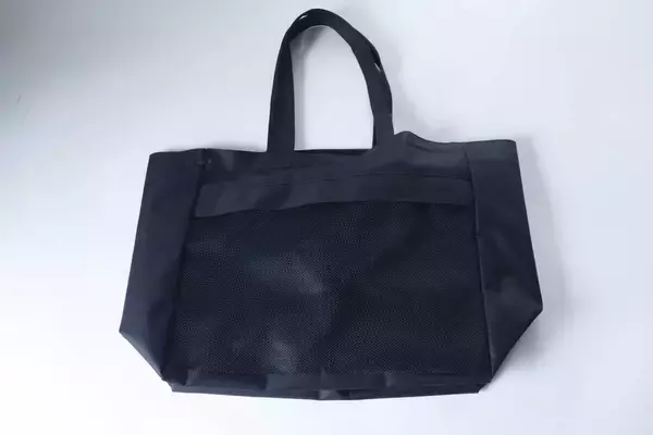 100均でいいの買っちゃった！「浮いたお金を旅費に回せる！」旅行に便利な大容量トートバッグ