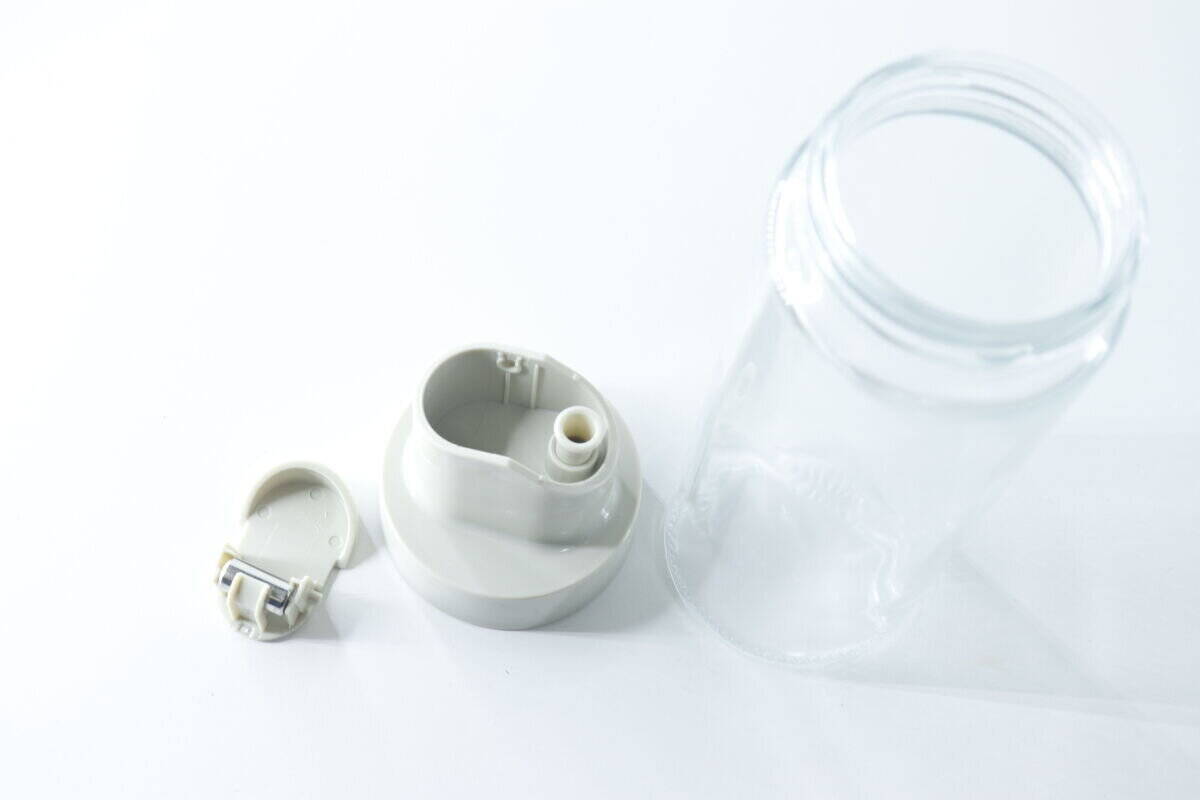 200円って本気かよ！「蓋の開閉が自動でできる！」片手で楽に使えるオイルボトル