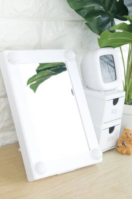 ダイソーがまた売り切れそうな物出してきた！スタンド式がありがたい～♡人気美容グッズの進化系