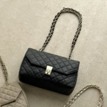 しまむらの新作コラボはこだわりが詰まりすぎ！本当はヒミツにしたい…大人の高見え黒バッグ5選