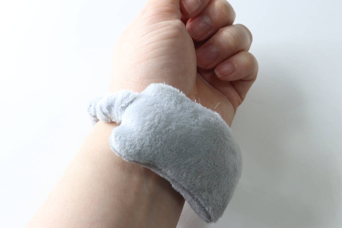 「はみ出すストレスから解放！」「置くんじゃなくて身に着けるの？！」100均グッズ