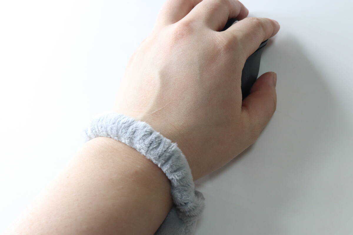 「はみ出すストレスから解放！」「置くんじゃなくて身に着けるの？！」100均グッズ