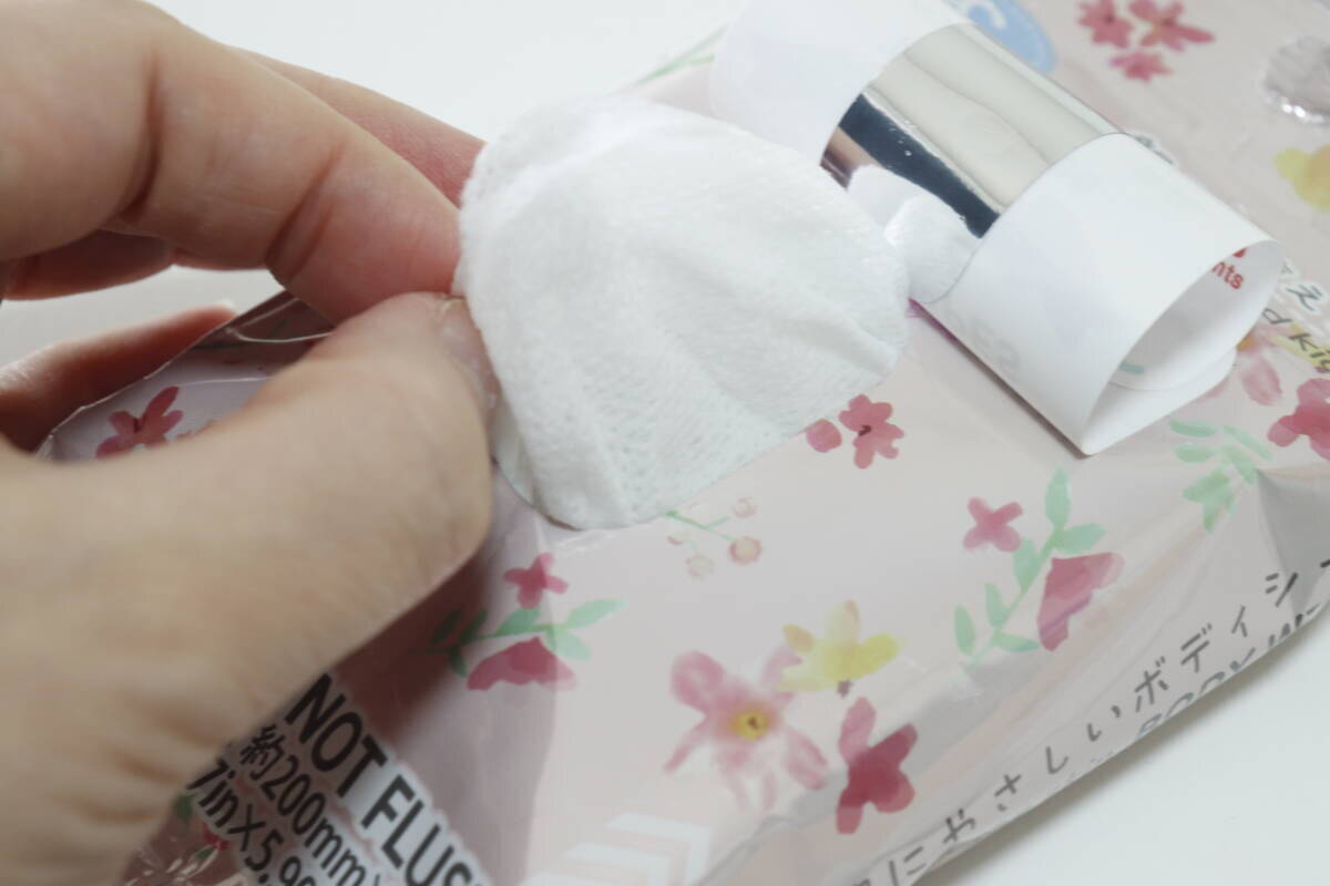 話題の100均新作がすごい！「友達に1枚あげたら即買いに走ってた」こだわり成分のシート
