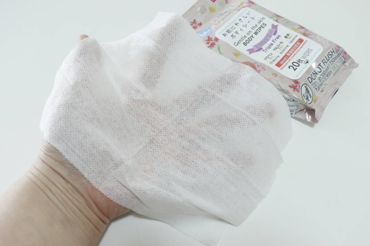 話題の100均新作がすごい！「友達に1枚あげたら即買いに走ってた」こだわり成分のシート