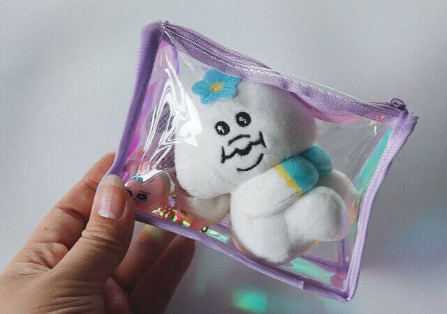 セリアで見かけたら買いだよ～！小物の持ち運びだけじゃない♡ある使い方がオススメなポーチ