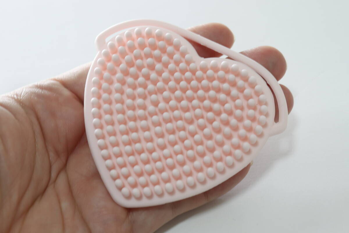 パケ買いしたら大成功！スッキリ感にドハマりしちゃった♡意外と実用的な100均の美容グッズ