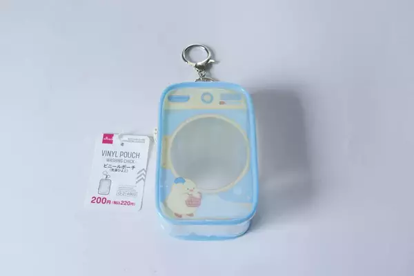 「なぜ洗濯機…？と思ったけど可愛すぎ♡」一癖がたまらない100均ポーチ