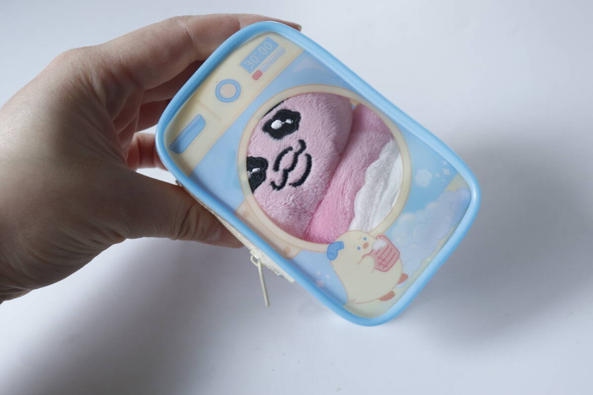 「なぜ洗濯機…？と思ったけど可愛すぎ♡」一癖がたまらない100均ポーチ