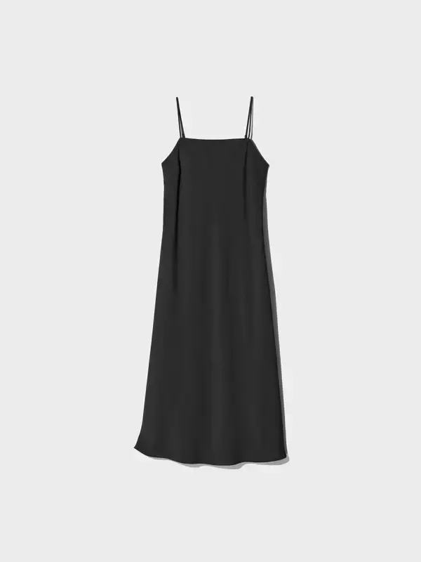 ユニクロで売ってる「黒ワンピース」が可愛くてとにかく快適♡夏コーデに大助かり！