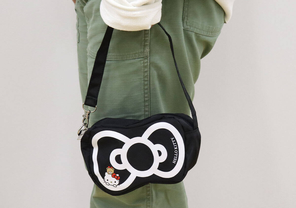 mini7月号の付録はモノトーンが大人可愛い♡見た目以上に入る！キティのリボン型ミニバッグ