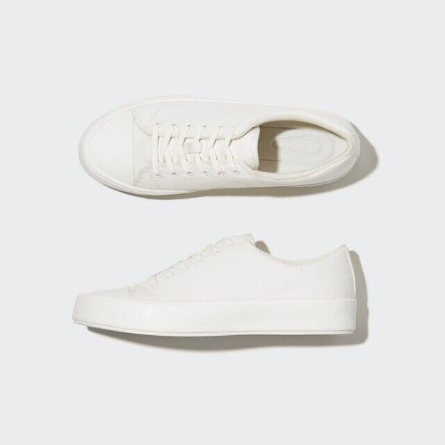 大人女子は「黒」一択！ユニクロ大バズりパンツで初夏のおすすめモノトーンコーデ