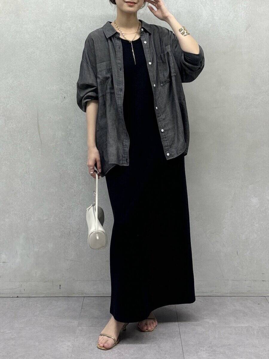 夏のオールブラックコーデを爽やかに着こなす！上品で細見えも叶う♡大人の褒められスタイル