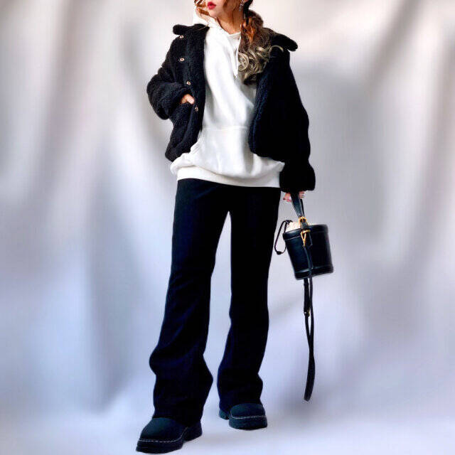 再入荷しても即完売！ZARAの人気ジャケットであったか可愛い冬コーデ