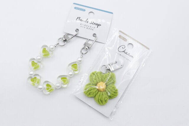 朗報♡セリアでも可愛いの買えるよ～！海外でも大人気…だけど手が出せなったストラップ