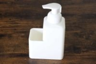 100均姉妹店のキッチングッズが凄い！「一体型でスッキリ！」「安定感があって使いやすい！」