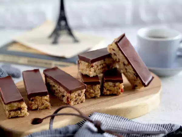 生でも食べられる焼かないクッキー！？オートミールとピーナッツバターのクッキードゥバー