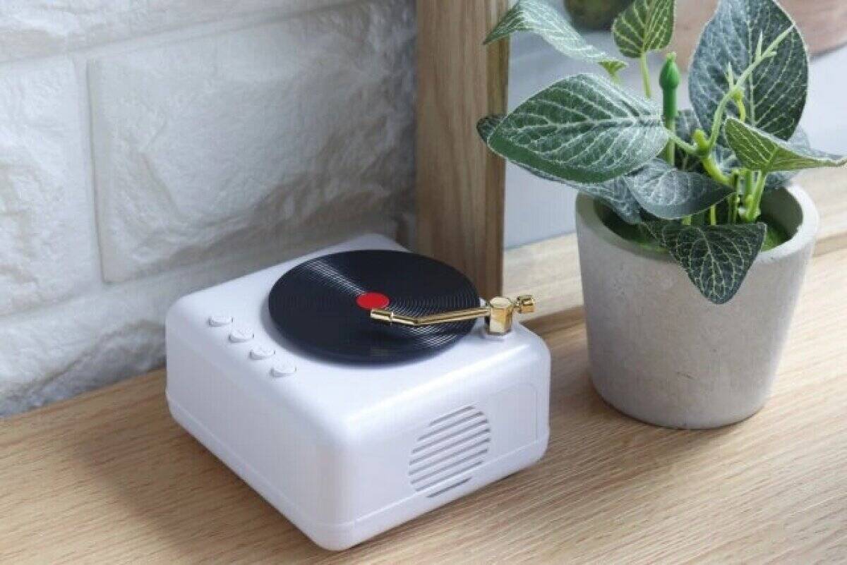 100均の家電が想像以上のクオリティ！見つけて即レジ直行したスピーカー