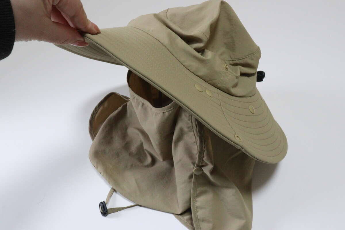 見つけたら即買って！広げてみると…？春夏に嬉しい秘密が隠された高機能な100均帽子