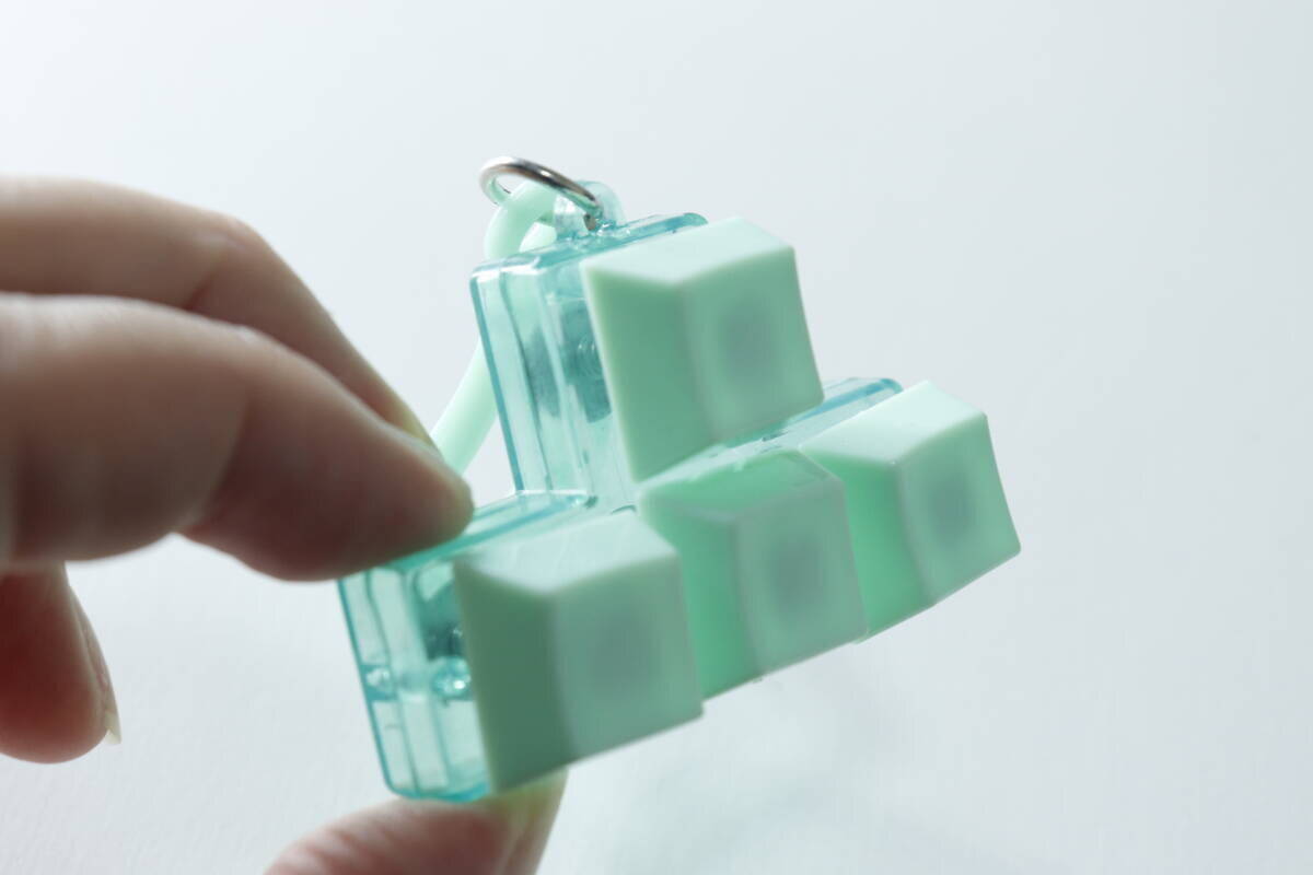 これな～んだ？音好きな人に見つかったらマズイ！カチッと押せる人気の100均キーホルダー