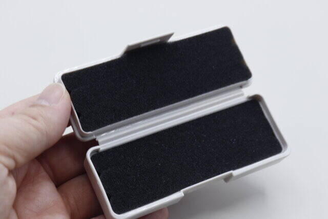 セリアで見つけた持ち運びの最適解♡ケースを開けると嬉しい工夫が…！