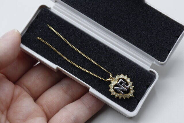 セリアで見つけた持ち運びの最適解♡ケースを開けると嬉しい工夫が…！