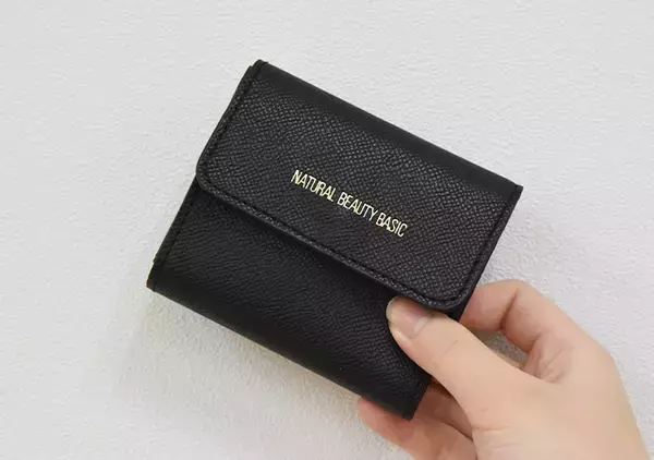 もはや事件レベルの豪華付録！財布の概念ぶっ飛んだ…！大人気ブランドの縦型ミニ財布♡