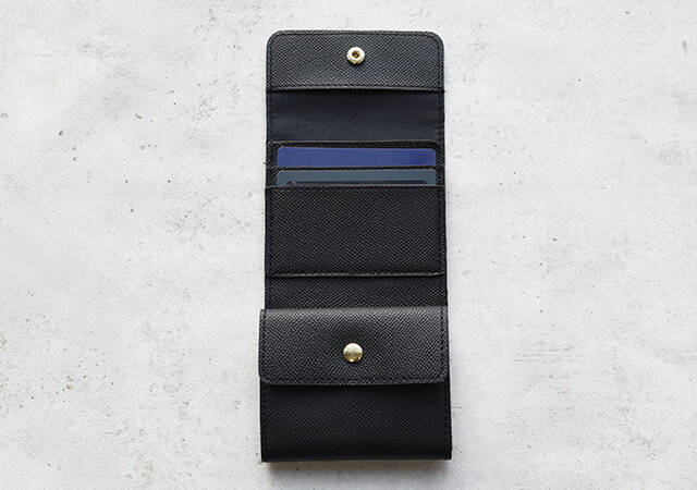 もはや事件レベルの豪華付録！財布の概念ぶっ飛んだ…！大人気ブランドの縦型ミニ財布♡