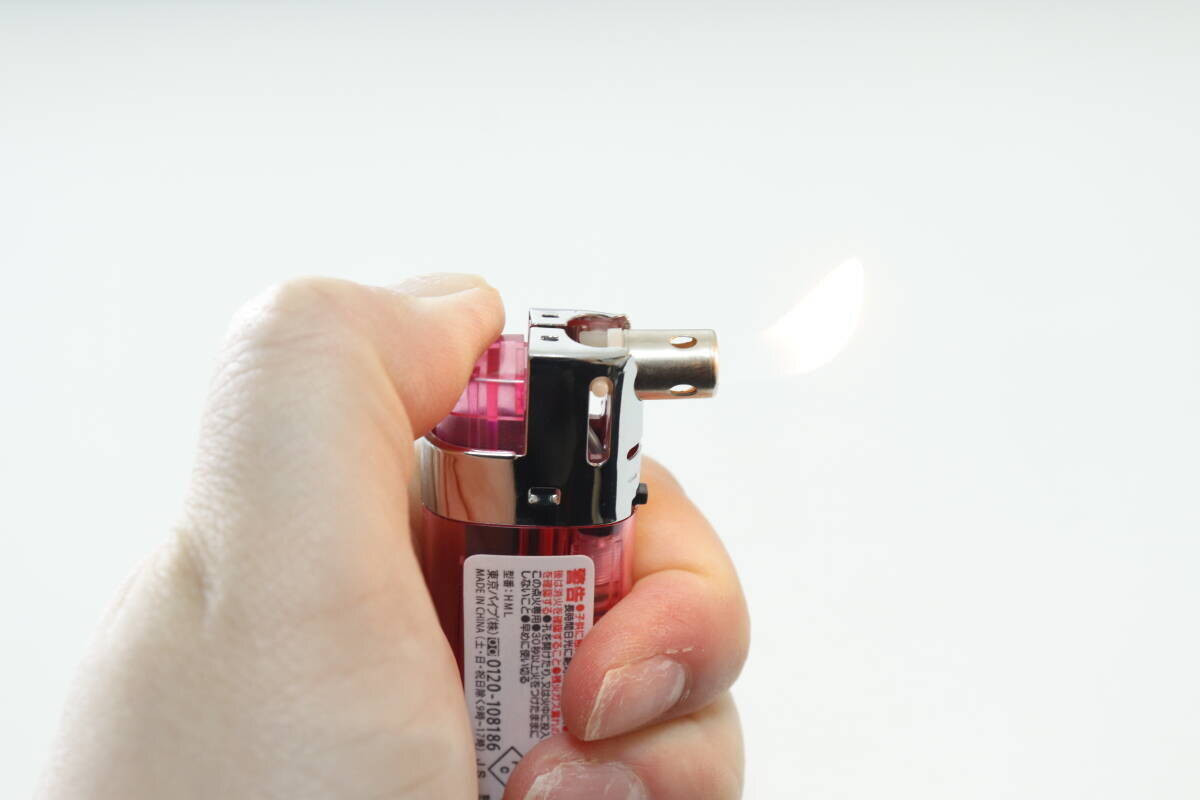 100均でこんな便利なの買えるなんて！ただのライターと思ったら大間違い！形が変わるライター