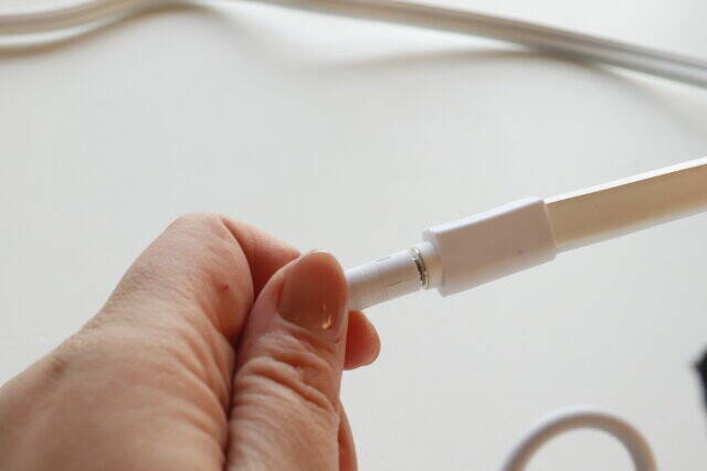 ダイソーで今買うなら断然コッチ♡バズりグッズよりいいじゃん…！自由自在に曲げられるコード