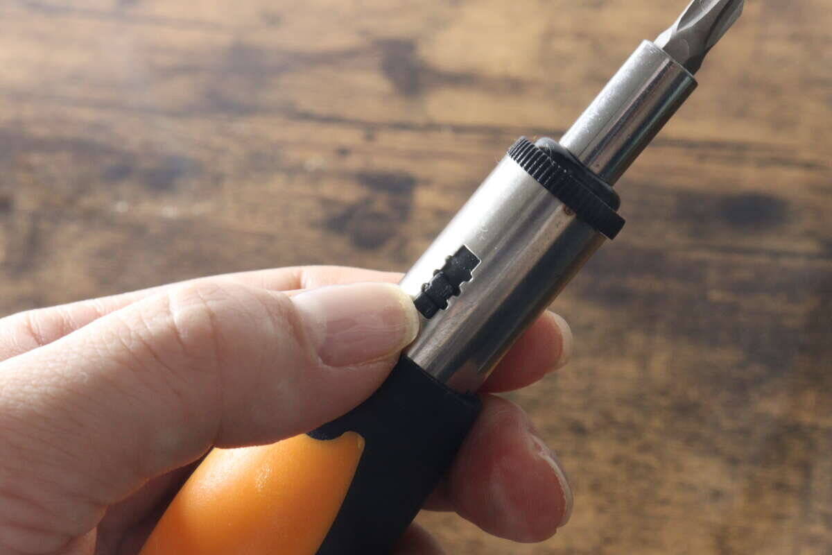 100均で買えるのが奇跡！「小さいのに高機能！」300円だけど買ってよかった本格工具