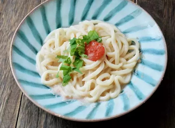 うどんはもう茹でない！火を使わず速攻食べられる！レンチン冷凍うどんアレンジレシピ