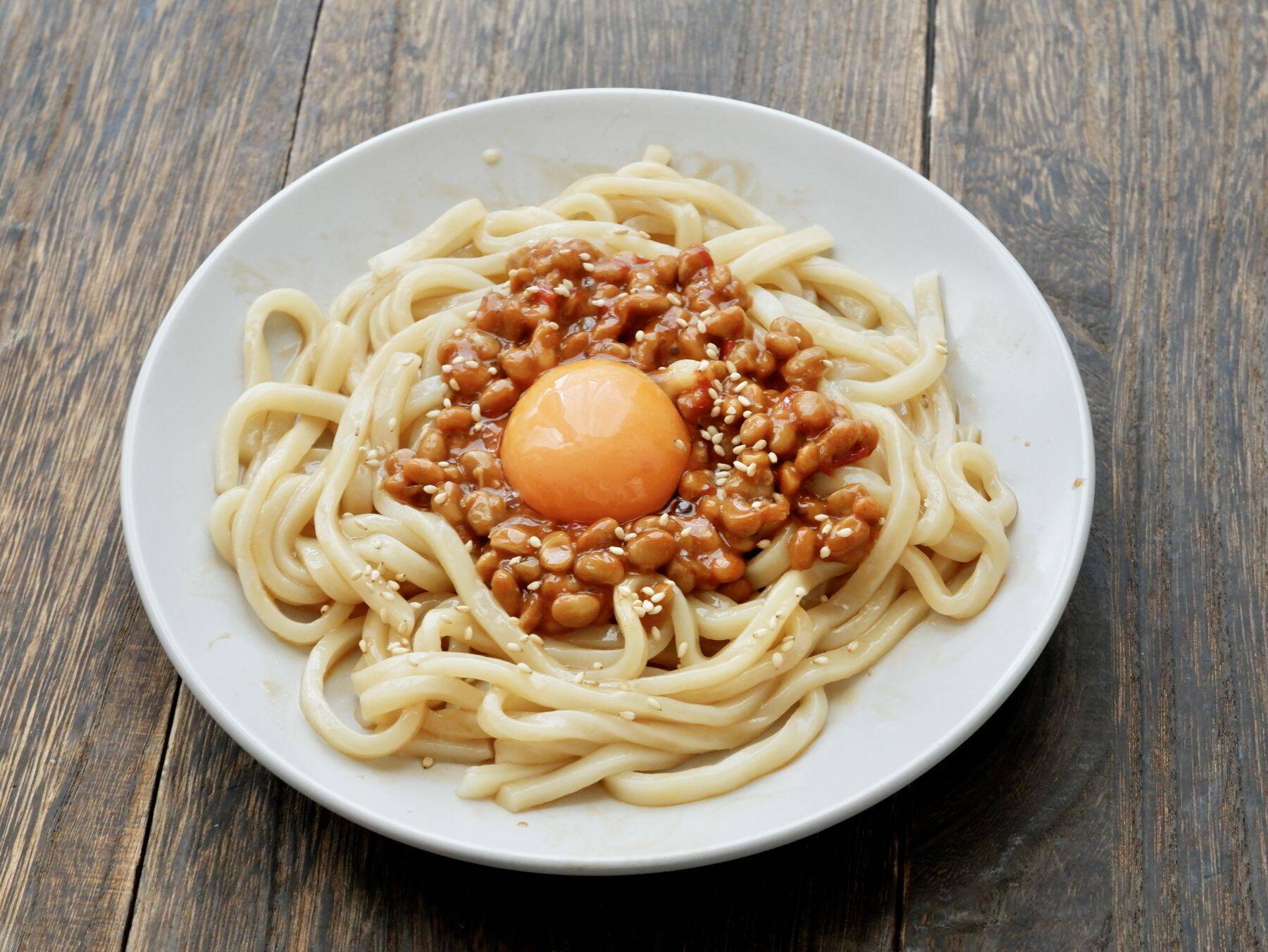 うどんはもう茹でない！火を使わず速攻食べられる！レンチン冷凍うどんアレンジレシピ