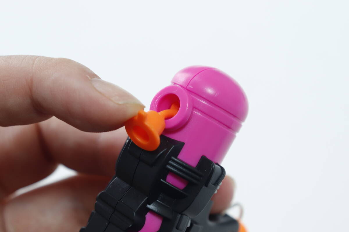 まさかの本物って…？！「ちょっと高いなと思ったら納得」100均のミニチュアキーホルダー