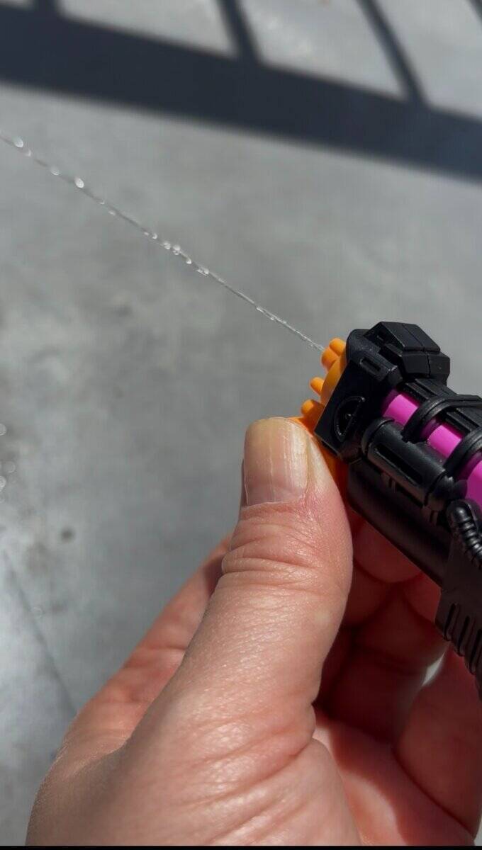 まさかの本物って…？！「ちょっと高いなと思ったら納得」100均のミニチュアキーホルダー