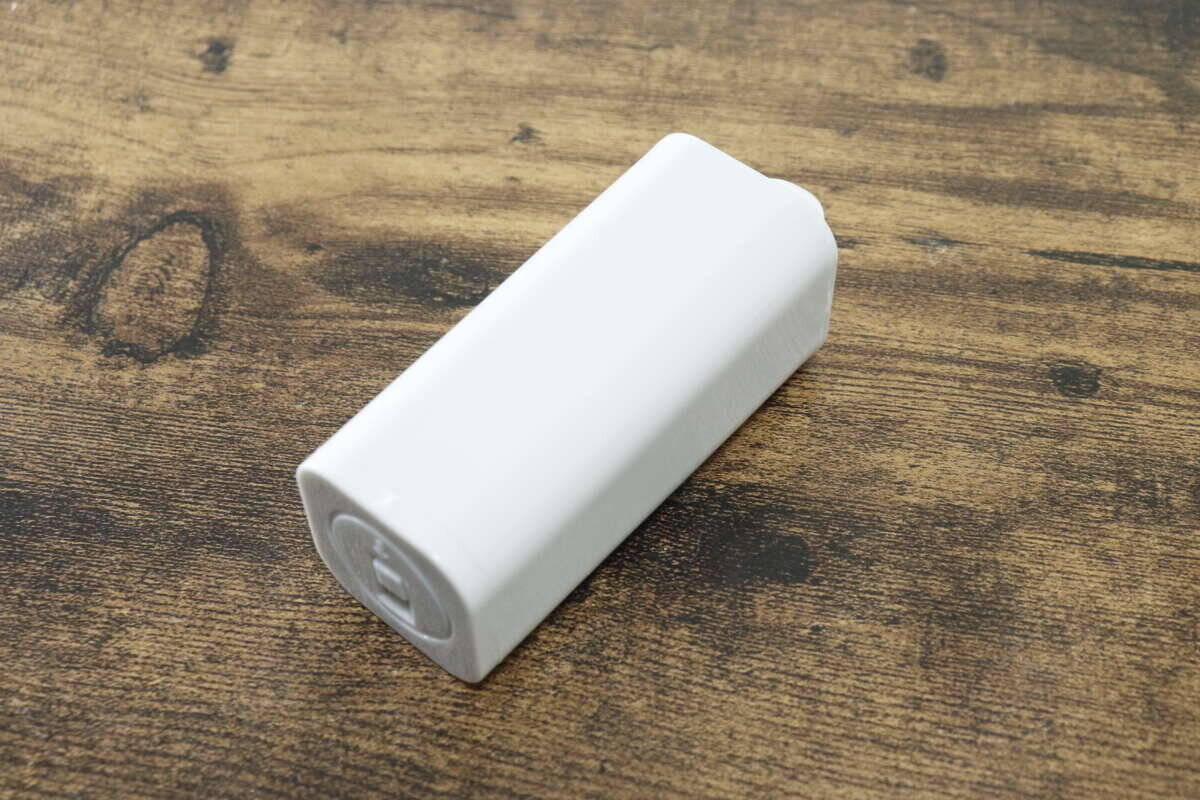 こんなに小さくなっちゃうの！？本体を押し出すと…？出先でスマートに使える100均グッズ