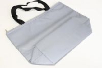 「100均で買った」って言うと驚かれる！普通に見えて機能的！家族分揃えたくなるバッグ