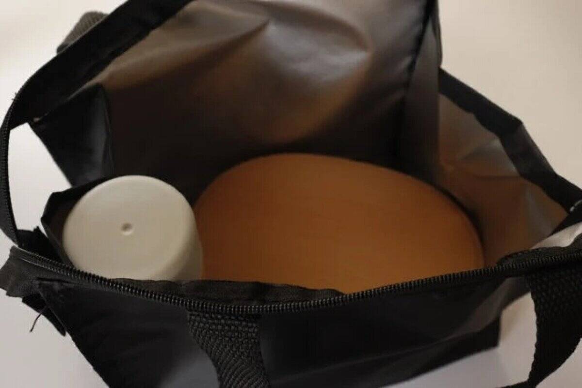 「100均で買った」って言うと驚かれる！普通に見えて機能的！家族分揃えたくなるバッグ