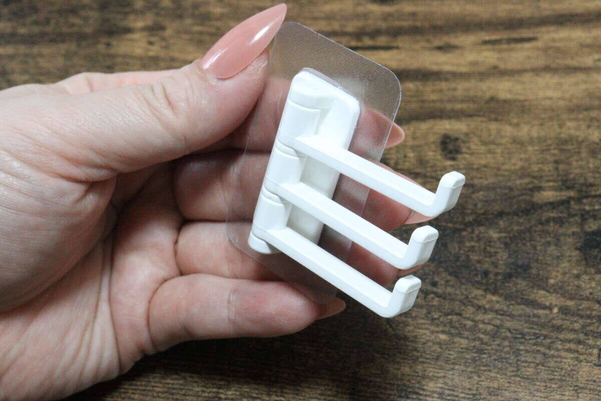 同僚のロッカー見て100均に走ったわ！「どこ置いたっけ…」を防げる！ありがたいフック