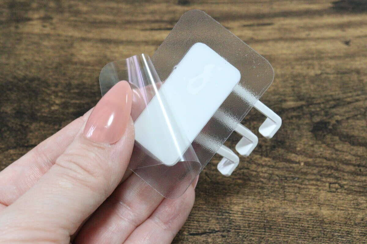 同僚のロッカー見て100均に走ったわ！「どこ置いたっけ…」を防げる！ありがたいフック