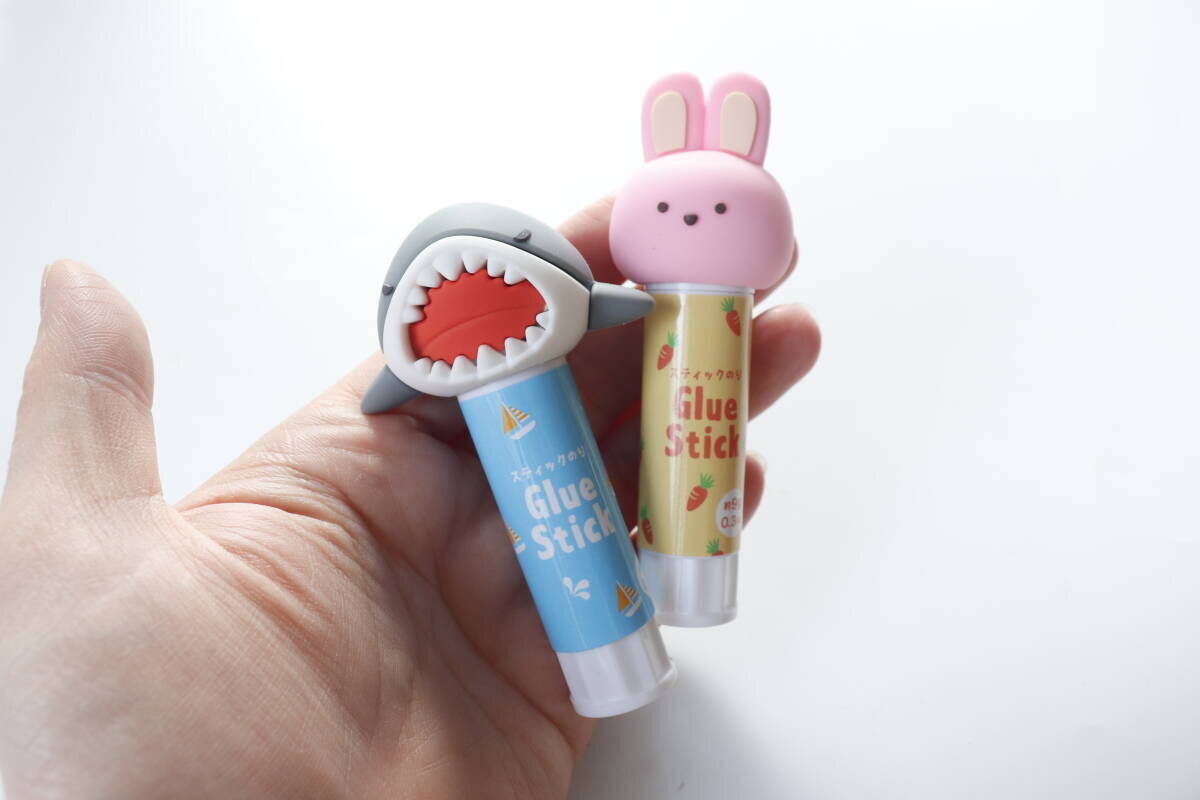 即カゴ行き！「重いけどあえて欲しい」デスクで目が合うと癒やされる100円文具