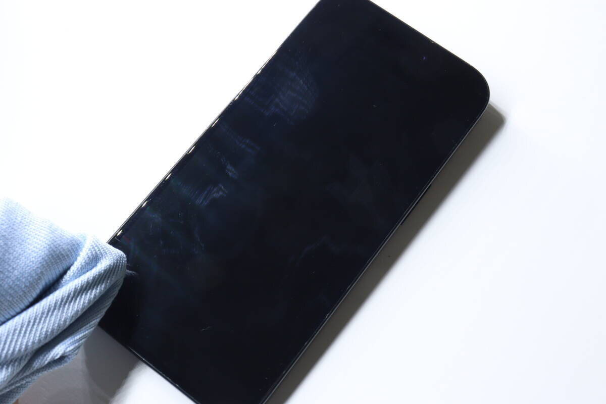 100均で300円なら十分すぎる！他所だと安くても1000円超え…スマホを守る安心グッズ