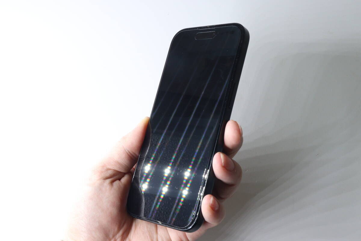 100均で300円なら十分すぎる！他所だと安くても1000円超え…スマホを守る安心グッズ