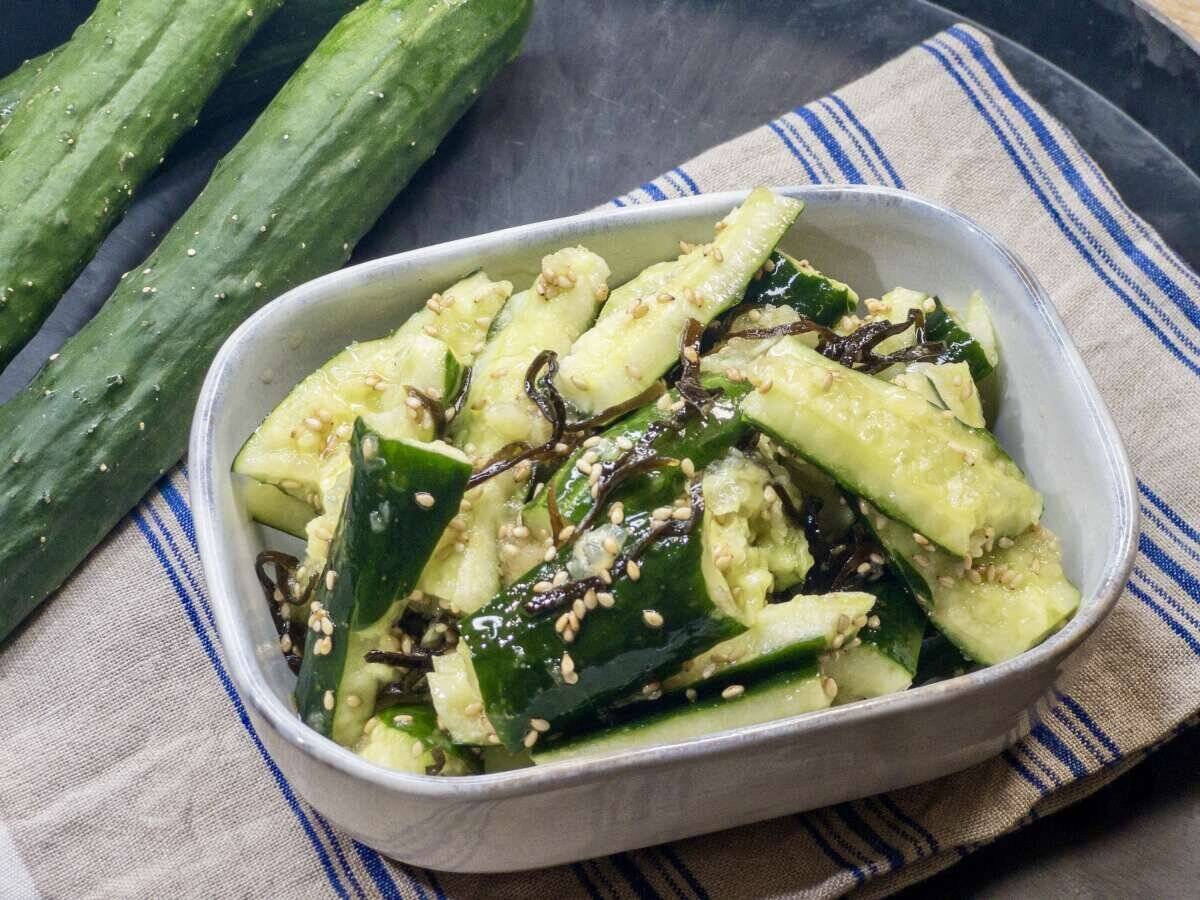 「これ作るために毎日きゅうり買いに行く！」5分でできるお助け副菜！叩ききゅうりの塩昆布和え