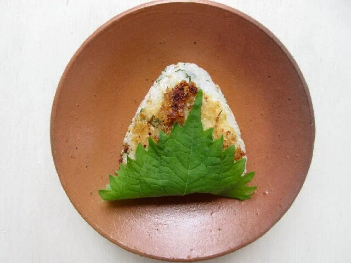 「もはやこれは、おかずいらない！」「お弁当これだけでいいや」絶品アレンジおにぎりレシピ6選