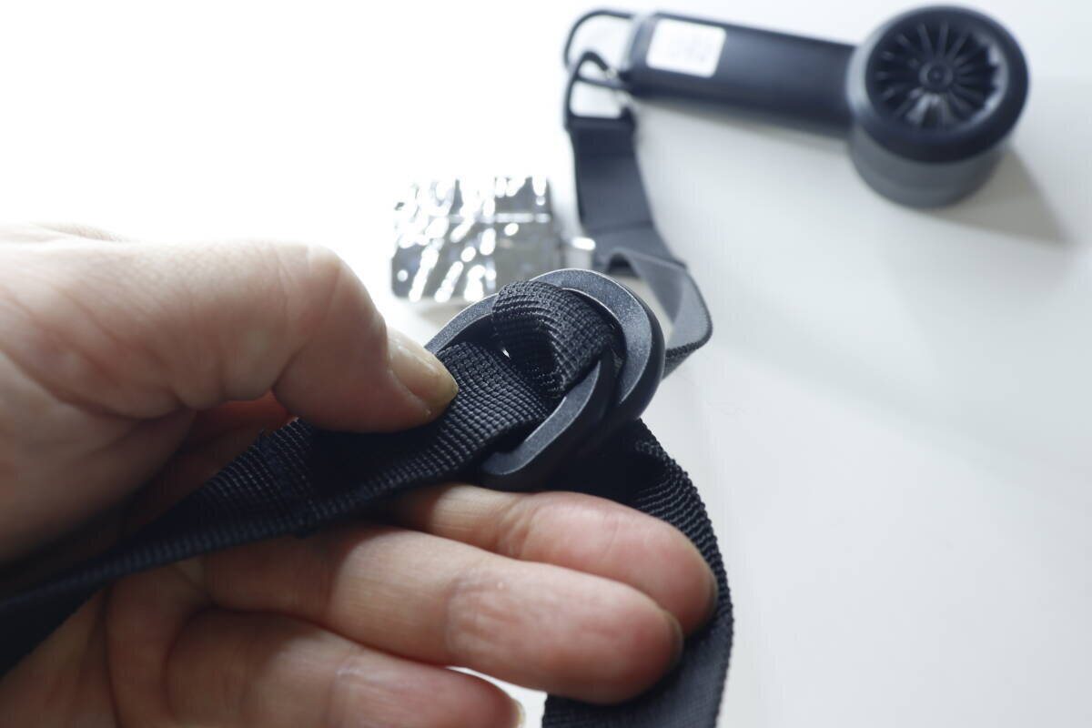 画期的なショルダーストラップ売ってた！身軽にお出かけしたい人に試してほしい100均の新商品